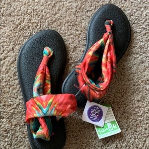 Brand new with tags Sanuk yoga mat sandals!